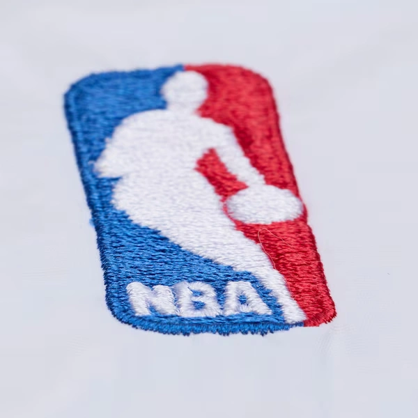 Vancouver Grizzlies 1995-96 White Authentic Full-Snap Warm-Up Jacket 6 Vancouver Grizzlies 1995-96 White Authentic Full-Snap Warm-Up Jacket