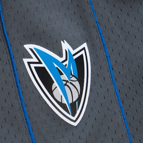 Dallas Mavericks 2003-04 Gray Swingman Shorts 4 Dallas Mavericks 2003-04 Gray Swingman Shorts