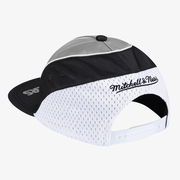 Oakland Raiders Silver Gridiron Classics Freethrow Snapback Hat