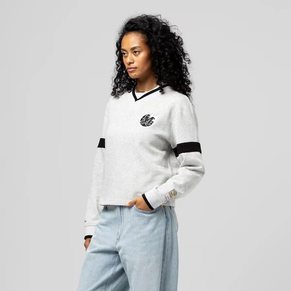 Women's Dallas Mavericks Heather Gray Cropped V-Neck Sweatshirt