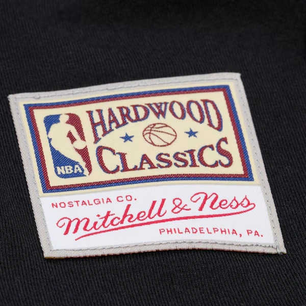 Women's New York Knicks Black Phantom Cropped T-Shirt