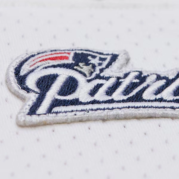 Tom Brady New England Patriots White 2000 Authentic Jersey 5 Tom Brady New England Patriots White 2000 Authentic Jersey