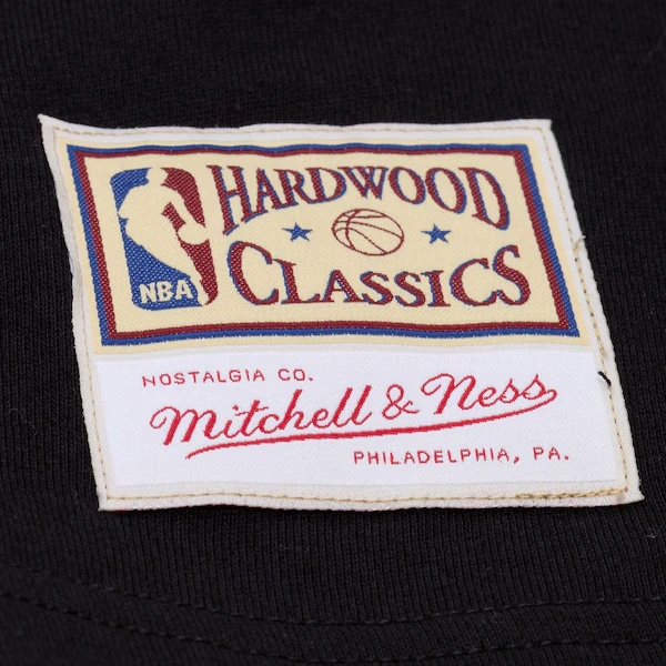 Cleveland Cavaliers Black Playmaker Vintage T-Shirt 5 Cleveland Cavaliers Black Playmaker Vintage T-Shirt