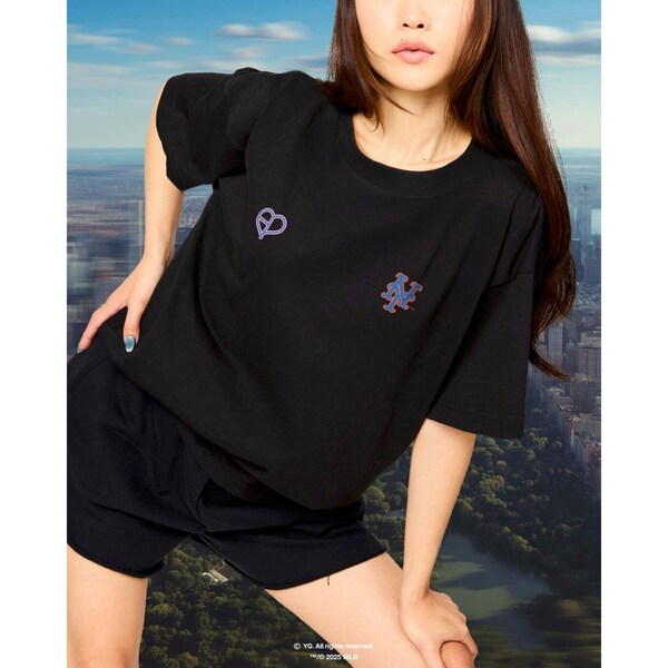 New York Mets Black PINK x MLB T-Shirt 4 New York Mets Black PINK x MLB T-Shirt