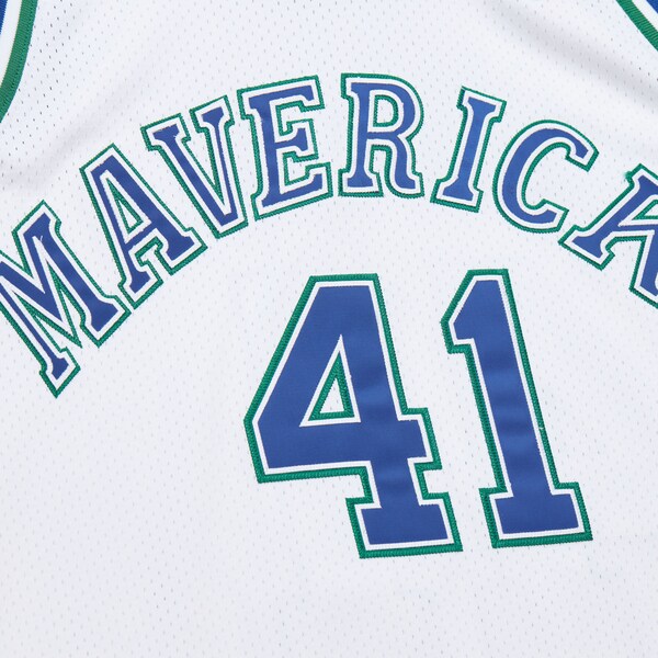 Dirk Nowitzki Dallas Mavericks 1998-99 White Authentic Jersey 4 Dirk Nowitzki Dallas Mavericks 1998-99 White Authentic Jersey