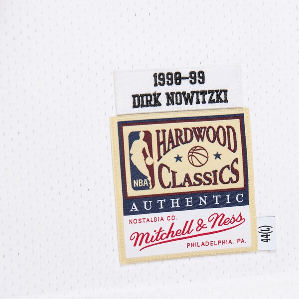 Dirk Nowitzki Dallas Mavericks 1998-99 White Authentic Jersey 5 Dirk Nowitzki Dallas Mavericks 1998-99 White Authentic Jersey