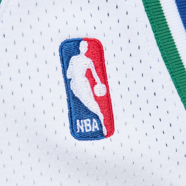 Dirk Nowitzki Dallas Mavericks 1998-99 White Authentic Jersey 7 Dirk Nowitzki Dallas Mavericks 1998-99 White Authentic Jersey