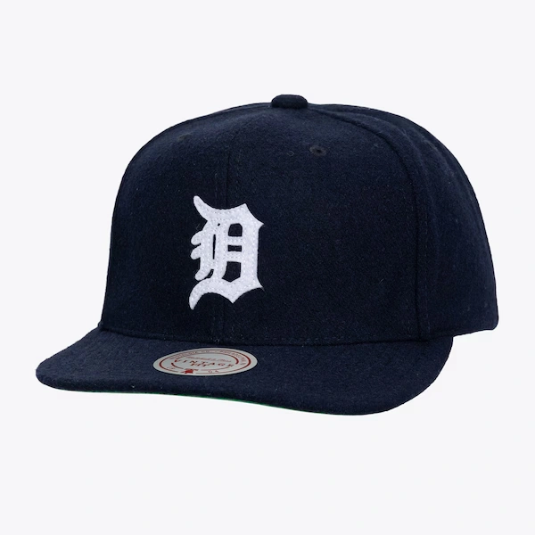 Detroit Tigers Navy Vintage Ground Strapback Hat