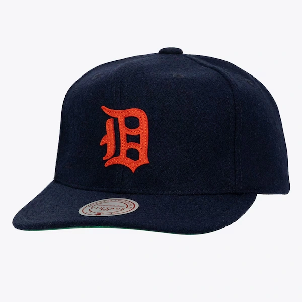 Detroit Tigers Navy Vintage Ground Strapback Hat