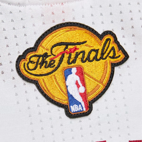 LeBron James Cleveland Cavaliers 2015-16 White Authentic Jersey